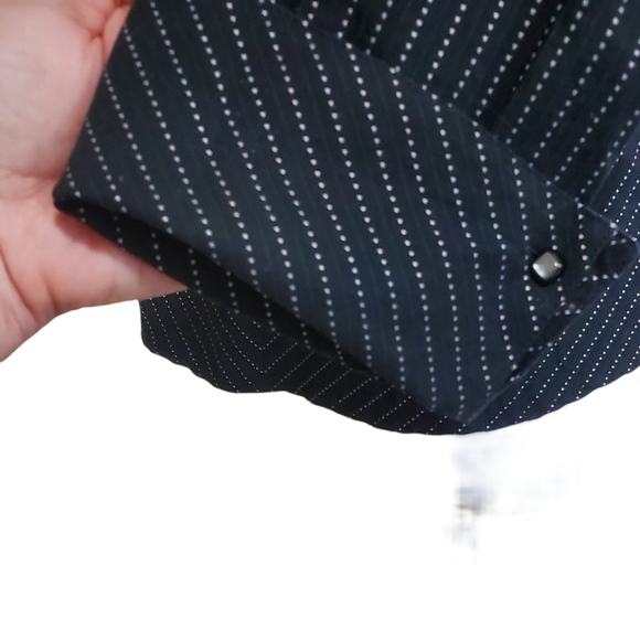 Classiques Entier Atelier Black and White V-Neck Wrap with Bow Closure Blouse - Picture 9 of 13